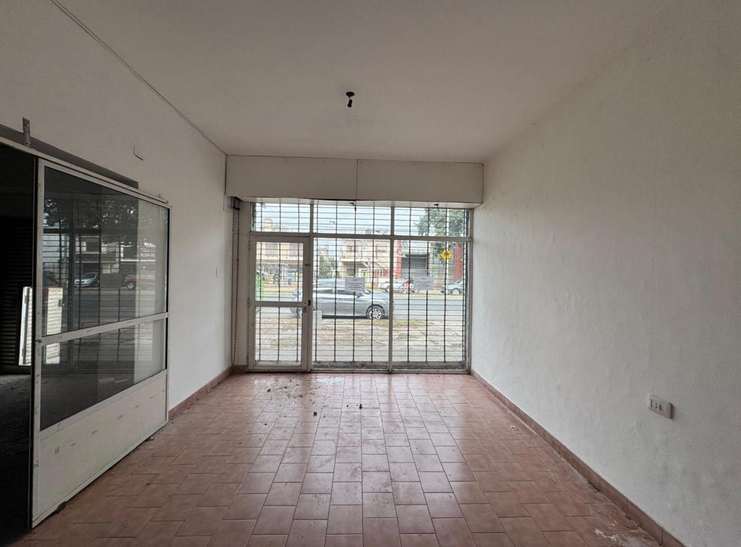 Foto de VENTA 2 LOCALES COMERCIALES- LOTEPB+6 MENDOZA 7200, imagen 1