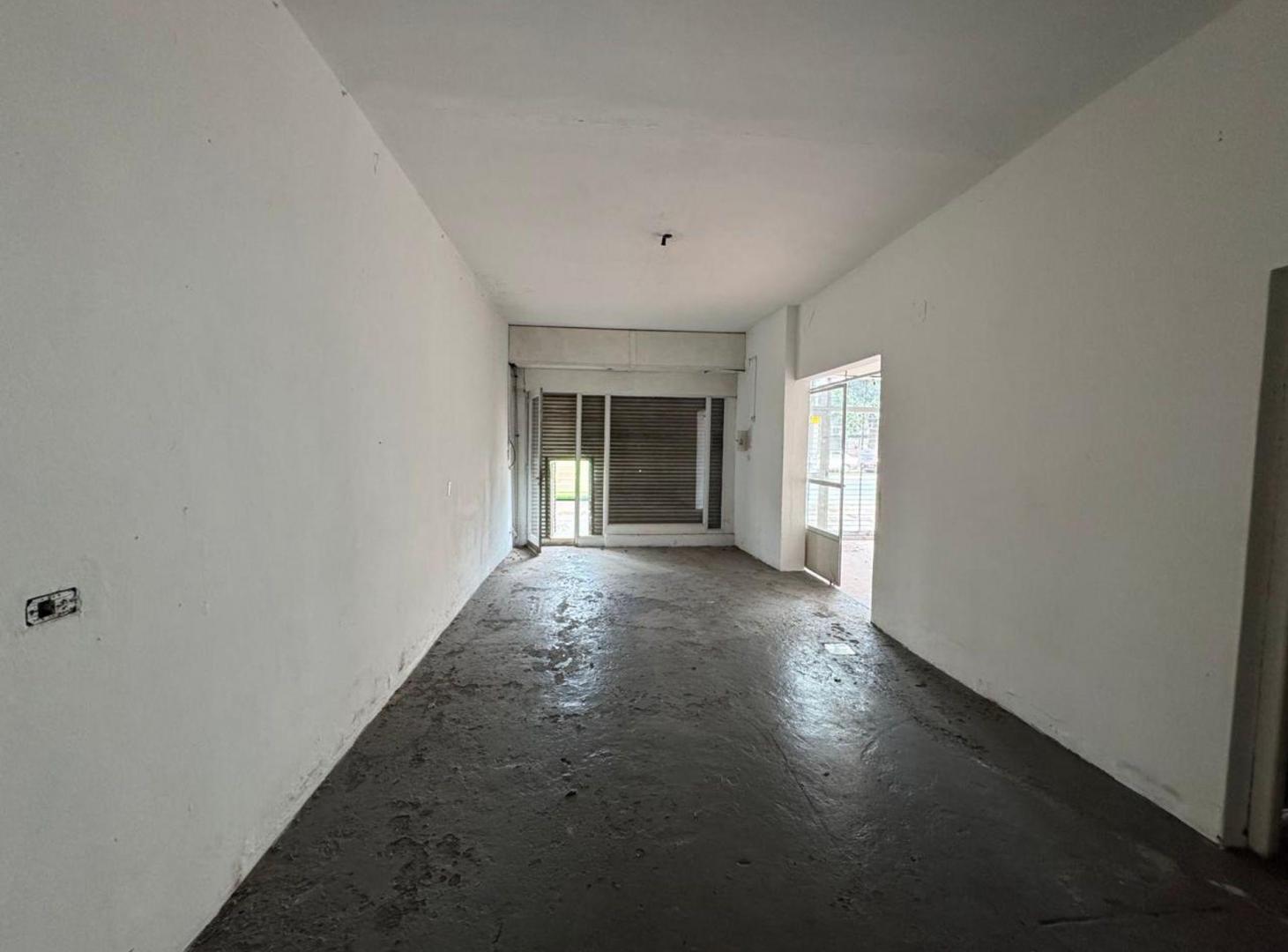 Foto de VENTA 2 LOCALES COMERCIALES- LOTEPB+6 MENDOZA 7200, imagen 2