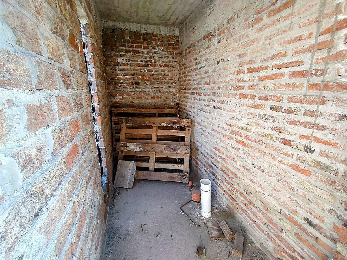 Foto de VENTA TERRENO CON CASA A TERMINAR EN ALVEAR, imagen 4