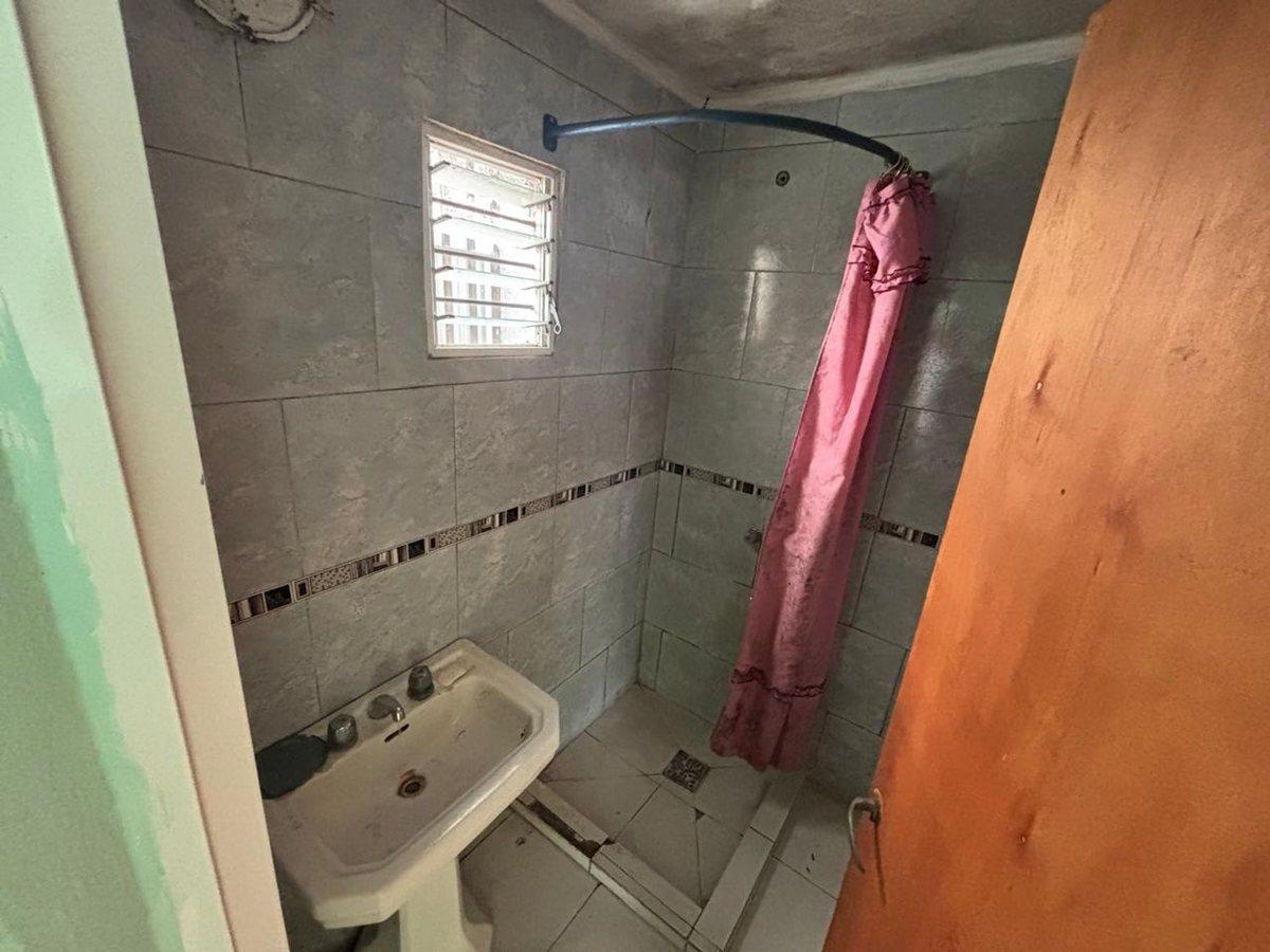 Foto de VENTA CASA DE PASILLO DOS DORMITORIOS Y PATIO, imagen 2