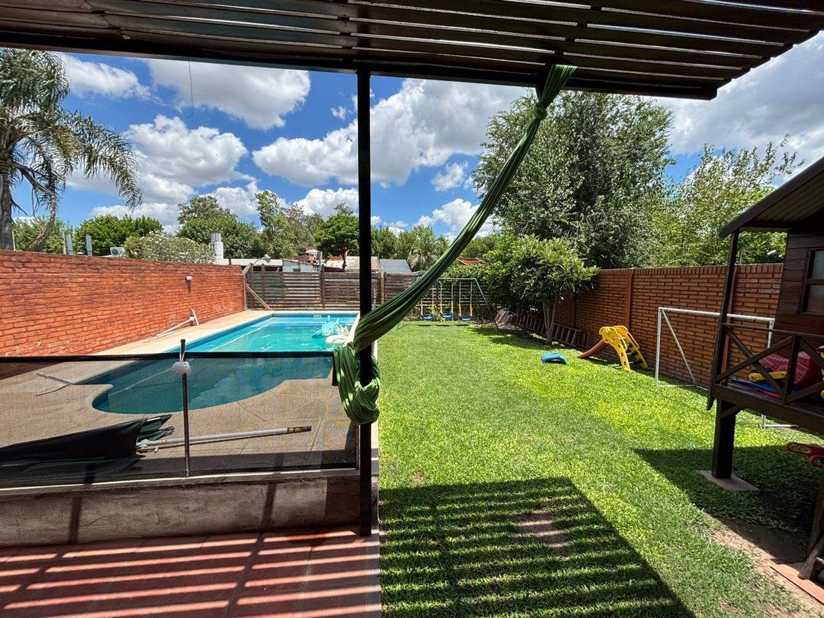 Foto de VENTA CASA 3 DORMITORIOS, PILETA LOS SOLARES FUNES, imagen 4