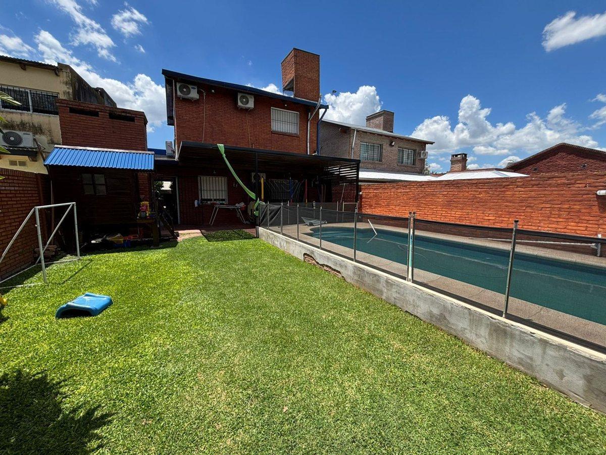 Foto de VENTA CASA 3 DORMITORIOS, PILETA LOS SOLARES FUNES, imagen 2