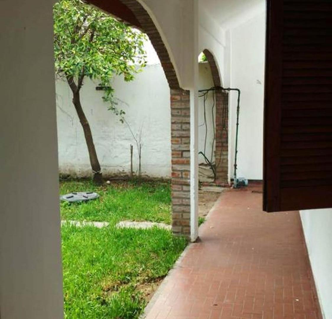 Foto de CASA EN VENTA 3 DORMITORIOS CON PATIO LA FLORIDA, imagen 5