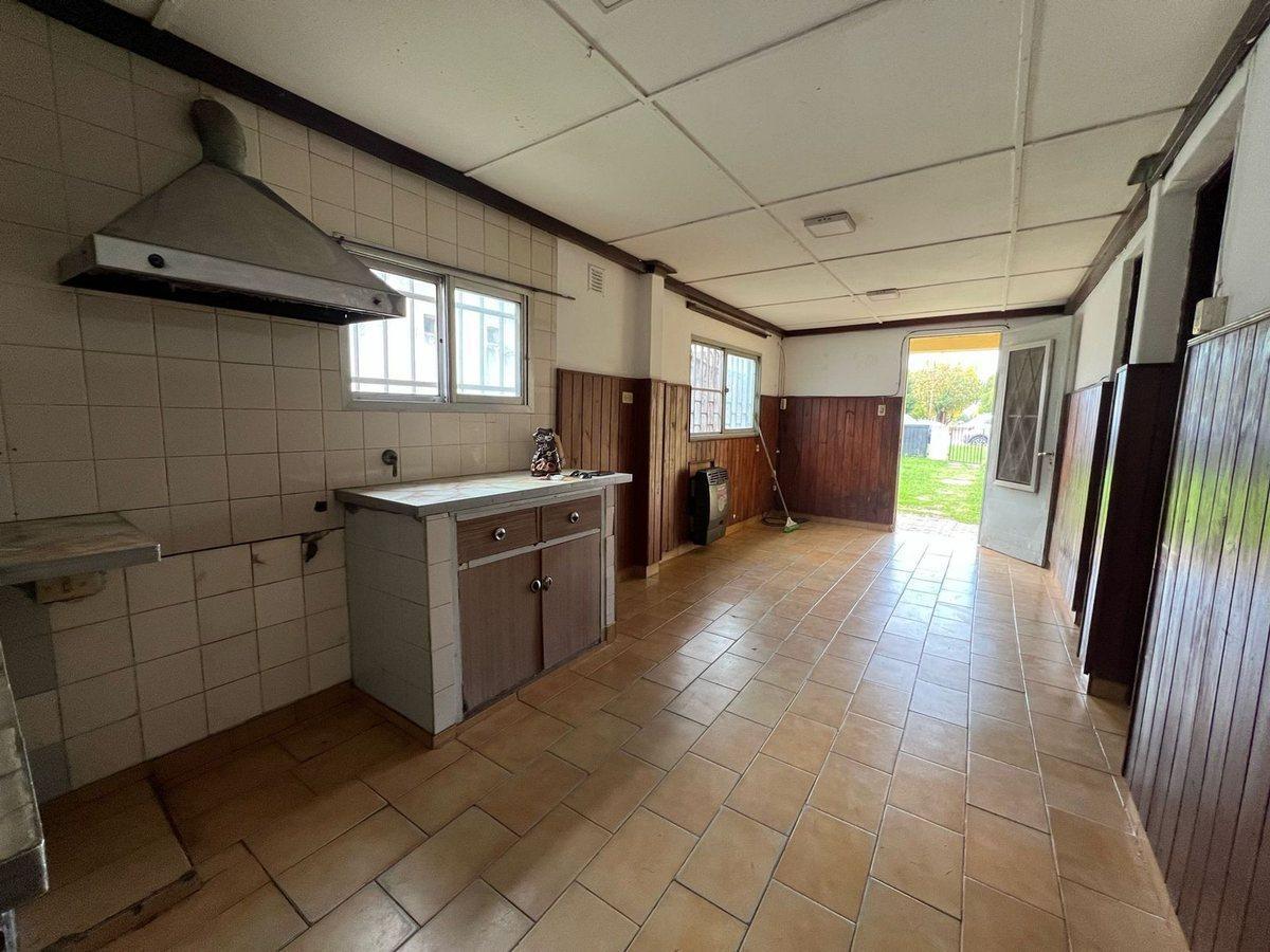Foto de VENTA CASA 2 DORMITORIOS GRAN JARDIN VERDE PEREZ, imagen 2
