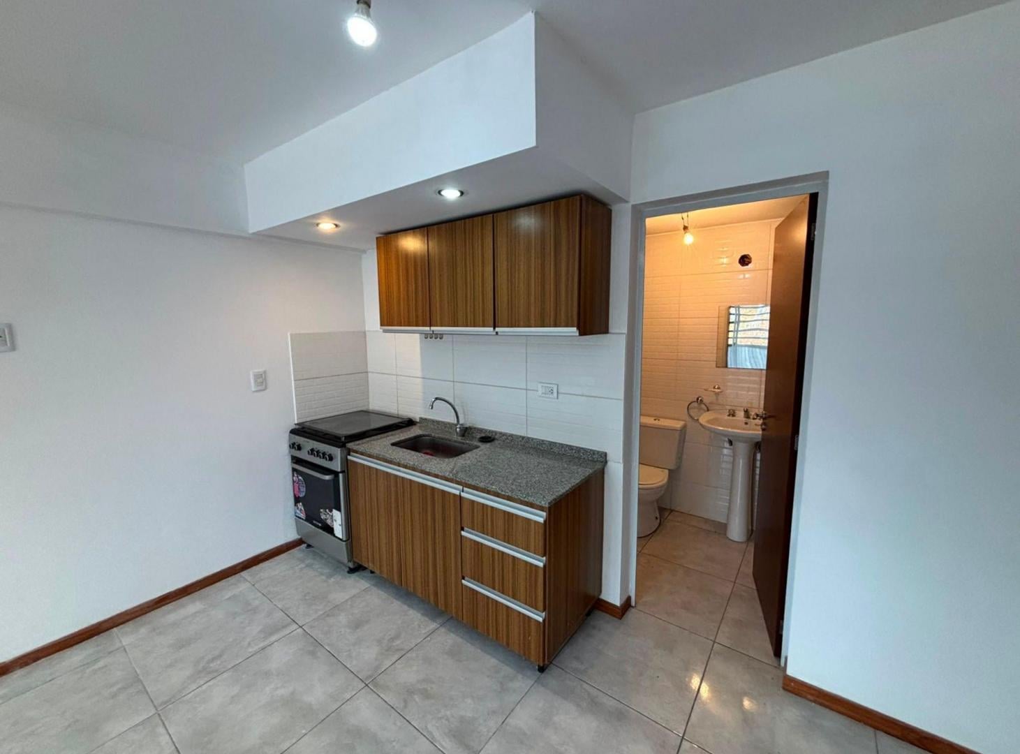 Foto de VENTA MONOAMBIENTE, BALCÓN, A METROS DE LA SIBERIA, imagen 1