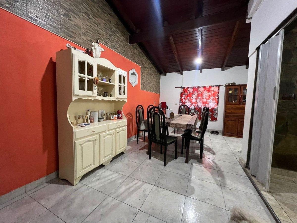 Foto de VENTA CASA 2 DORMITORIOS MAS COMODIN PATIO Y LOCAL, imagen 1