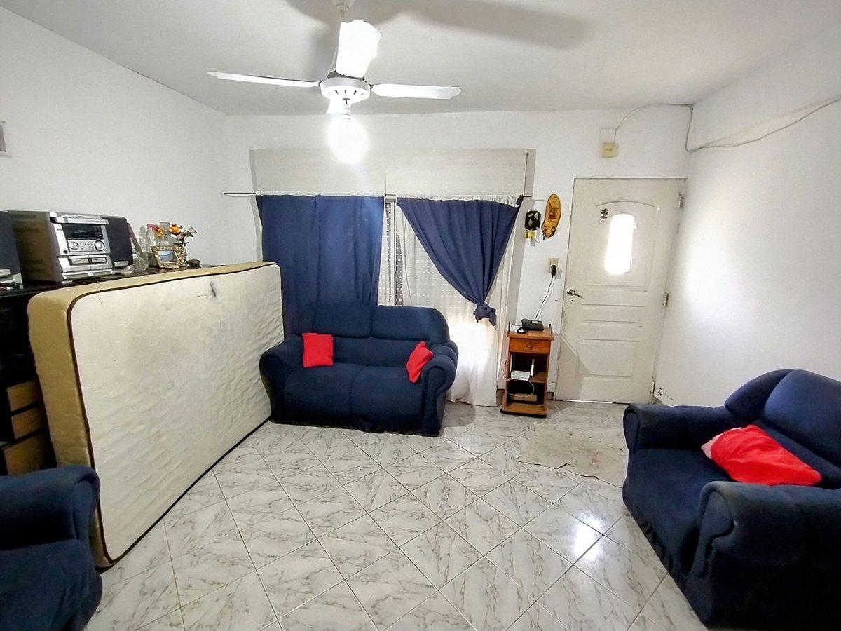 Foto de VENTA CASA 2 DORMITORIOS Y PATIO (CRESPO AL 4000), imagen 4