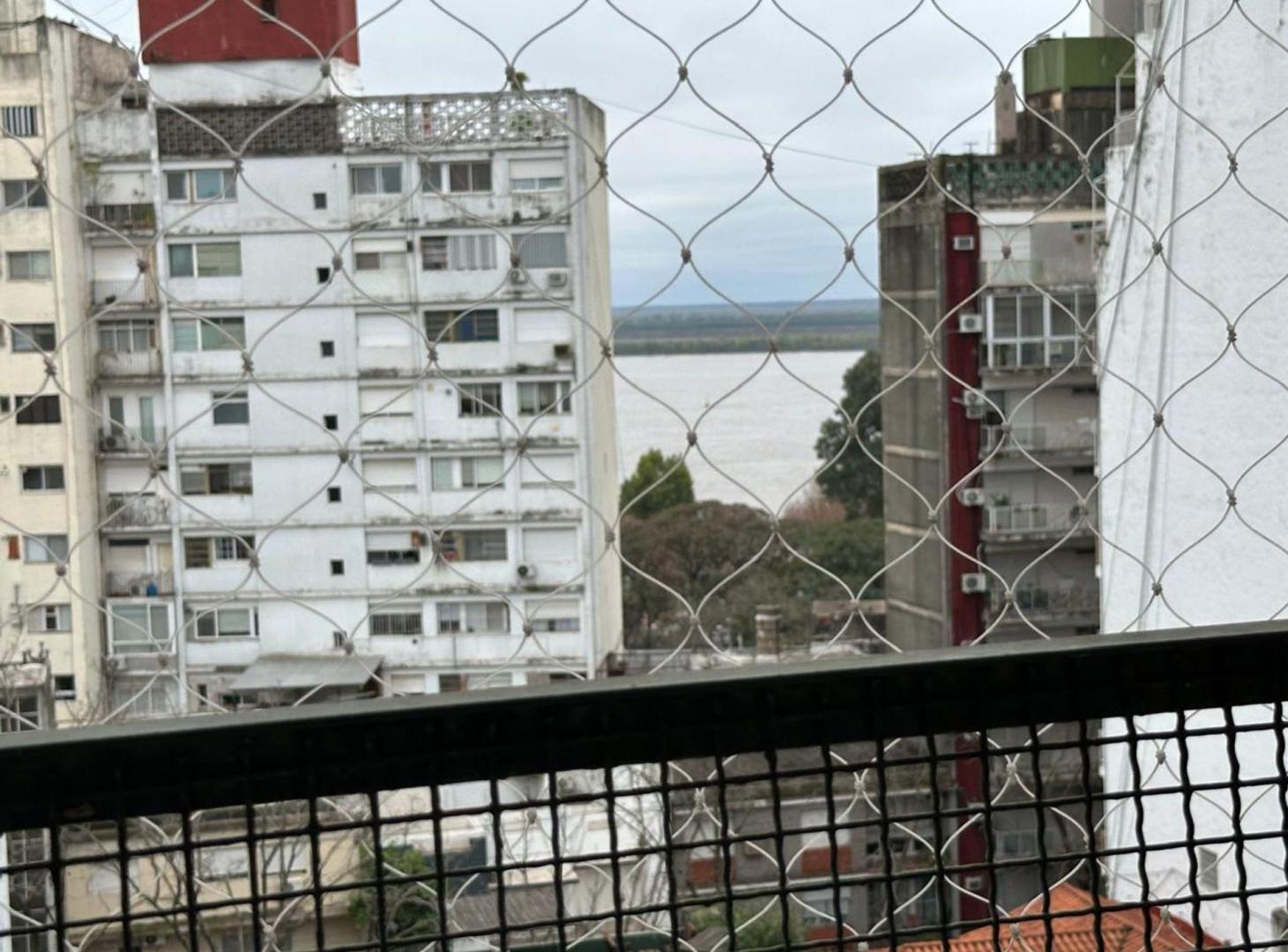 Foto de Departamento de categoria con vista parcial rio, imagen 1