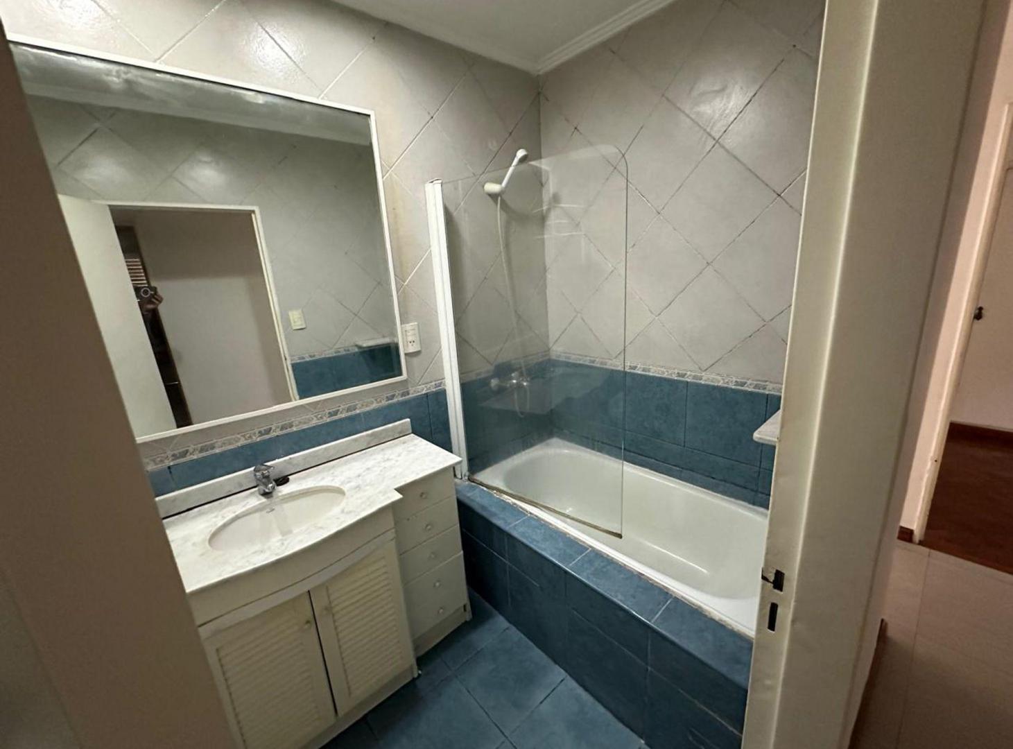 Foto de Departamento de categoria con vista parcial rio, imagen 3