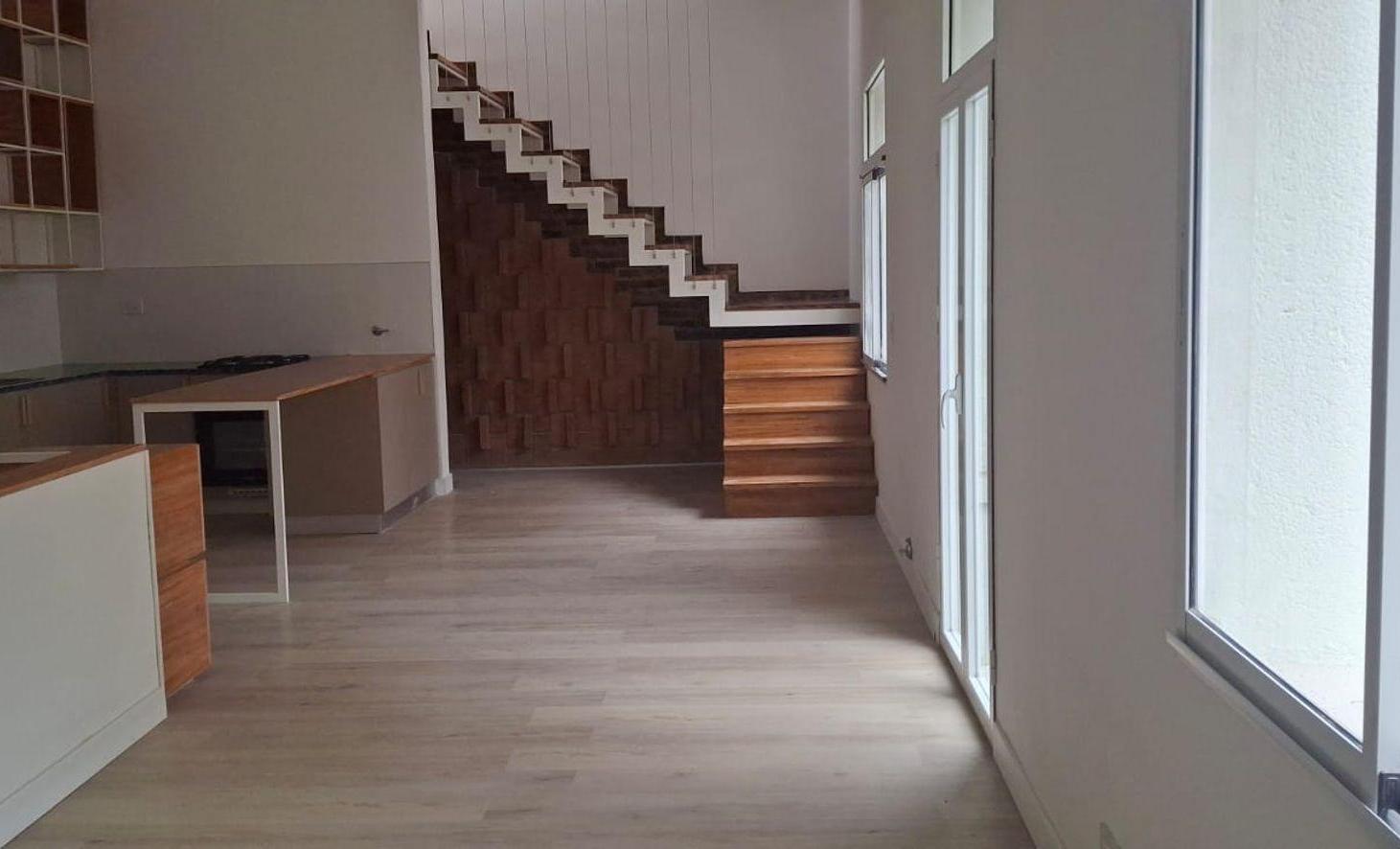 Foto de Venta casa planta alta Montevideo y Sarmiento, imagen 1
