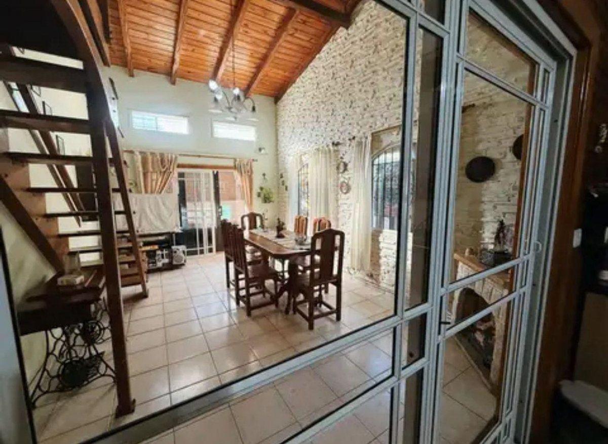 Foto de VENTA CASA EXCELENTE EDO. 4 DORM, imagen 5