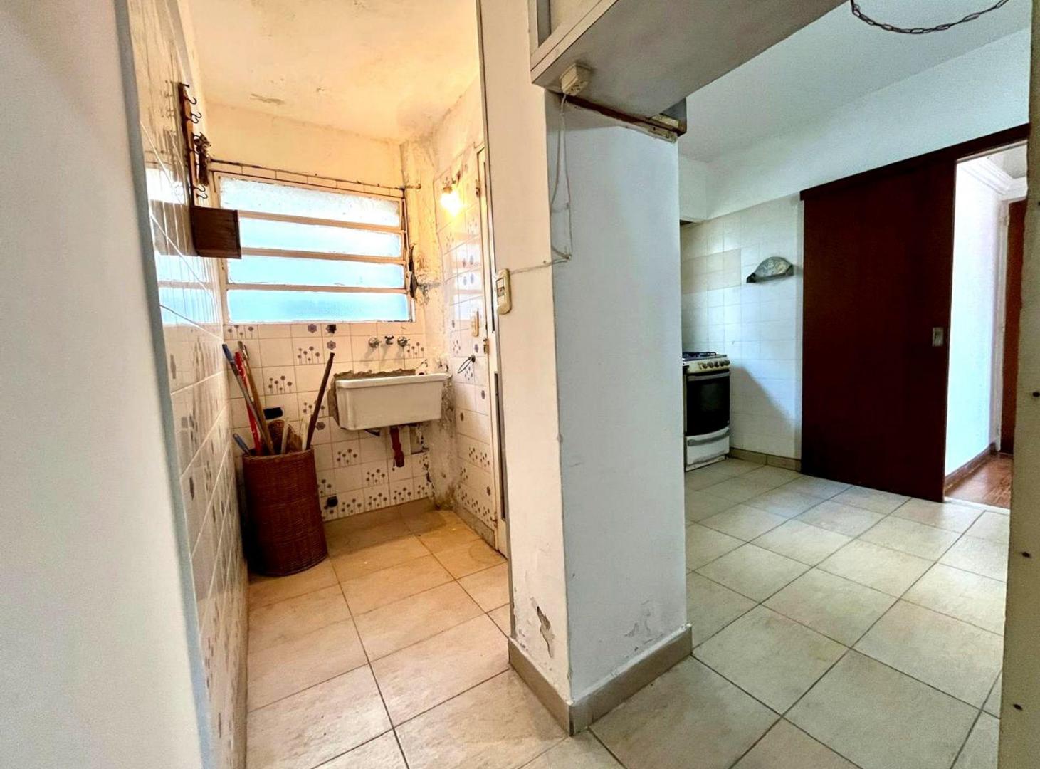 Foto de AMPLIO DEPARTAMENTO 3 DORMITORIOS CON COCHERA, imagen 2