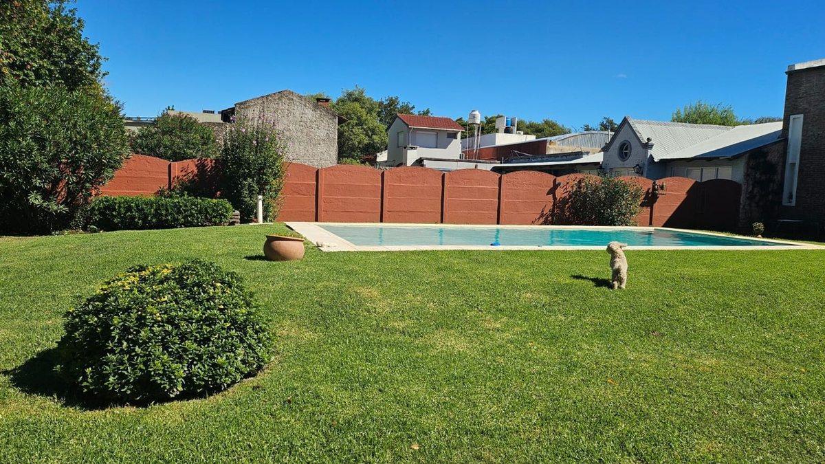 Foto de VENTA CASA CENTRO DE FUNES 3 DORMITORIOS C/ PILETA, imagen 3