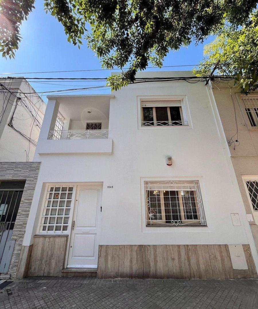 Foto de VENTA CASA 3 DORMITORIOS CON PATIO ABASTO, imagen 3