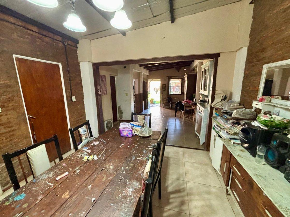 Foto de VENTA CASA A RECICLAR CON GRAN TERRENO EN FUNES, imagen 4