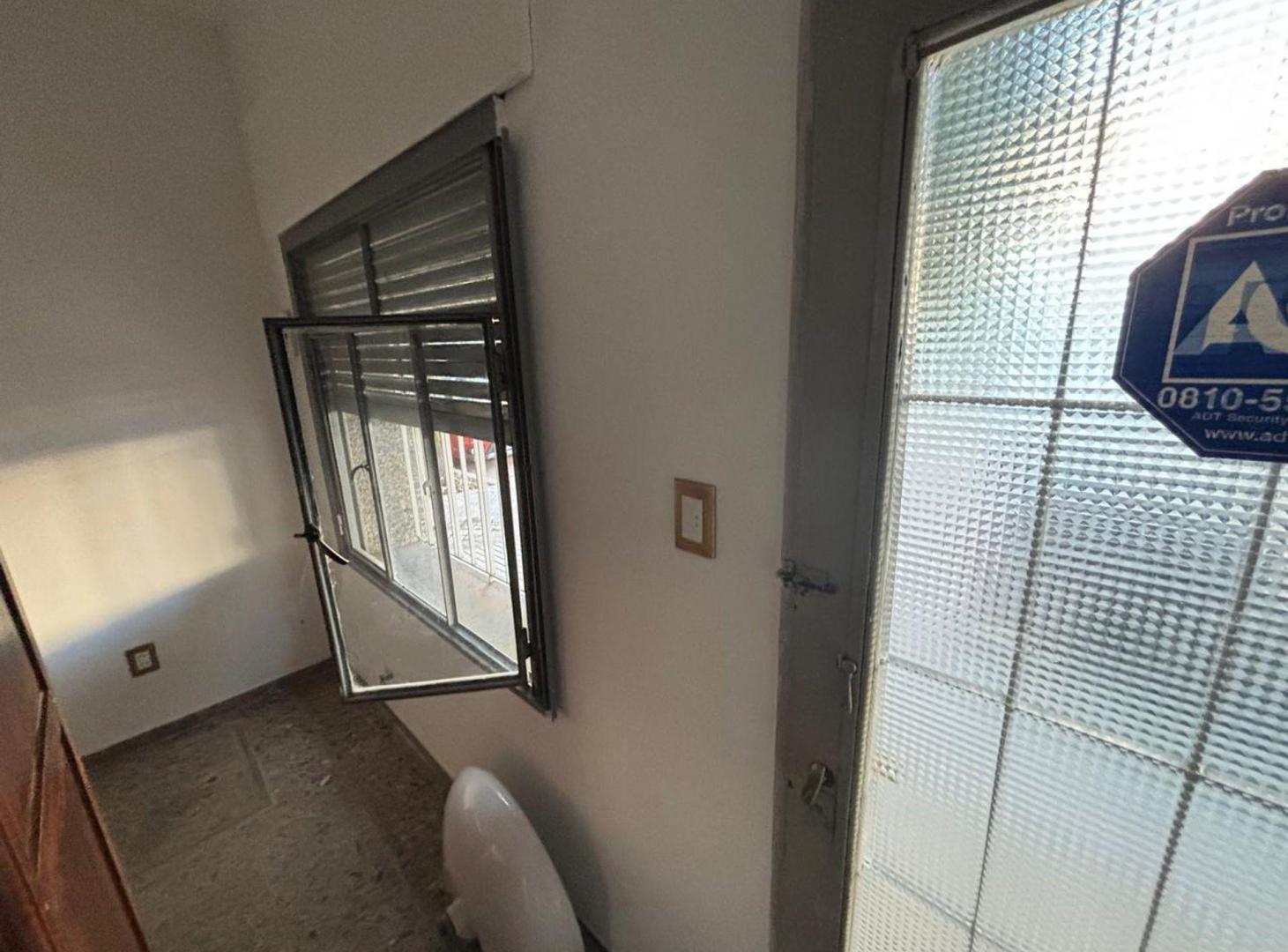 Foto de VENTA CASA (FRENTE) 2 DORMITORIOS, PATIO Y TERRAZA, imagen 5