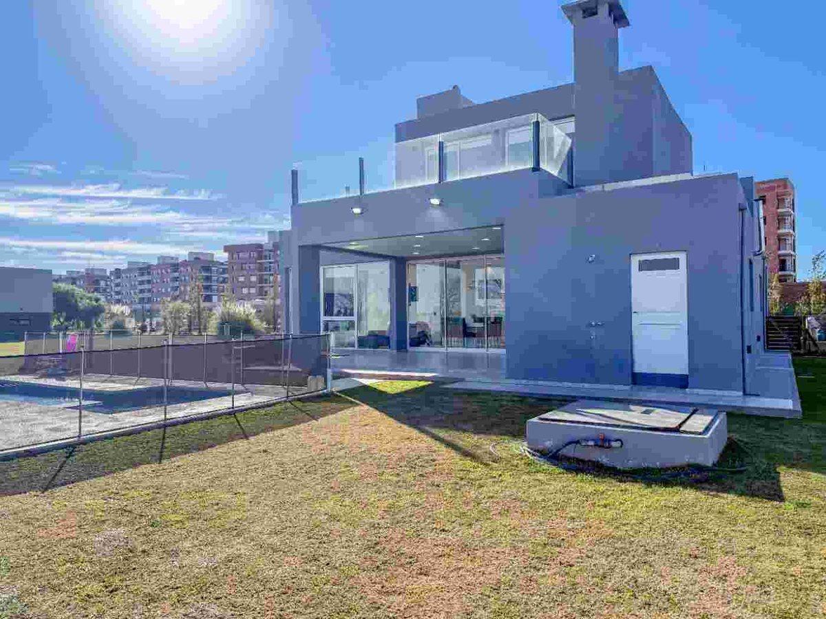 Foto de VENTA CASA DE DISEÑO EN LOS PASOS 2, imagen 5