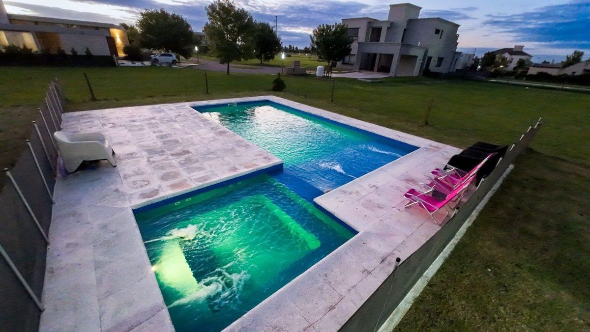Foto de VENTA CASA DE DISEÑO EN LOS PASOS 2, imagen 4