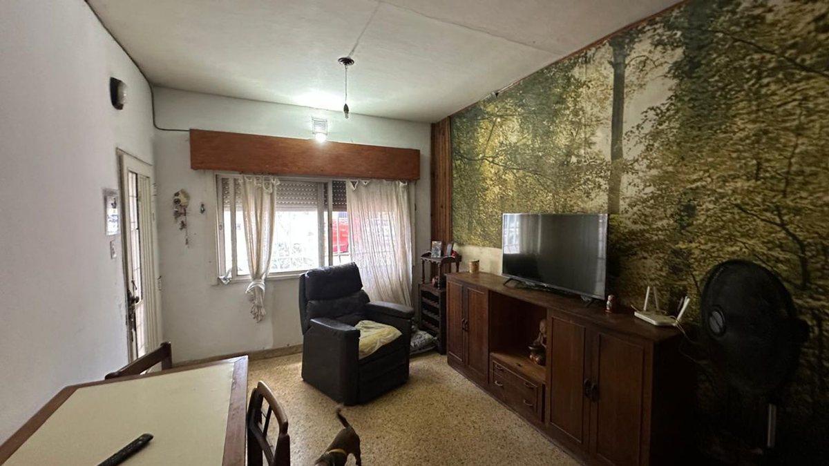 Foto de Casa al frente con cochera y patio, imagen 1