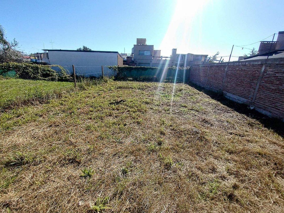 Foto de VENTA TERRENO CON CASA A TERMINAR EN ALVEAR, imagen 4