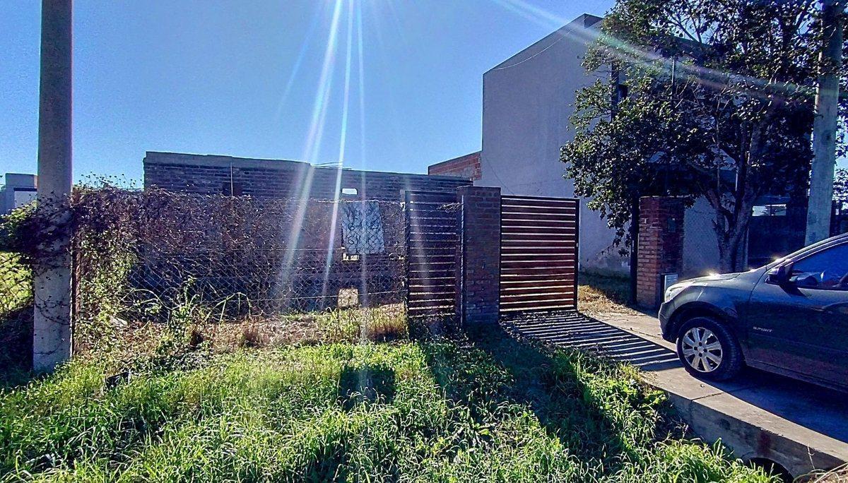 Foto de VENTA TERRENO CON CASA A TERMINAR EN ALVEAR, imagen 5