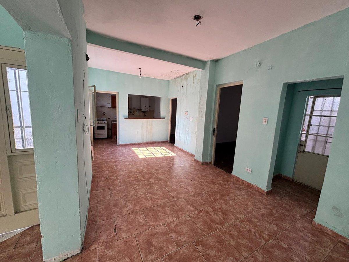 Foto de VENTA CASA DE PASILLO DOS DORMITORIOS Y PATIO, imagen 3