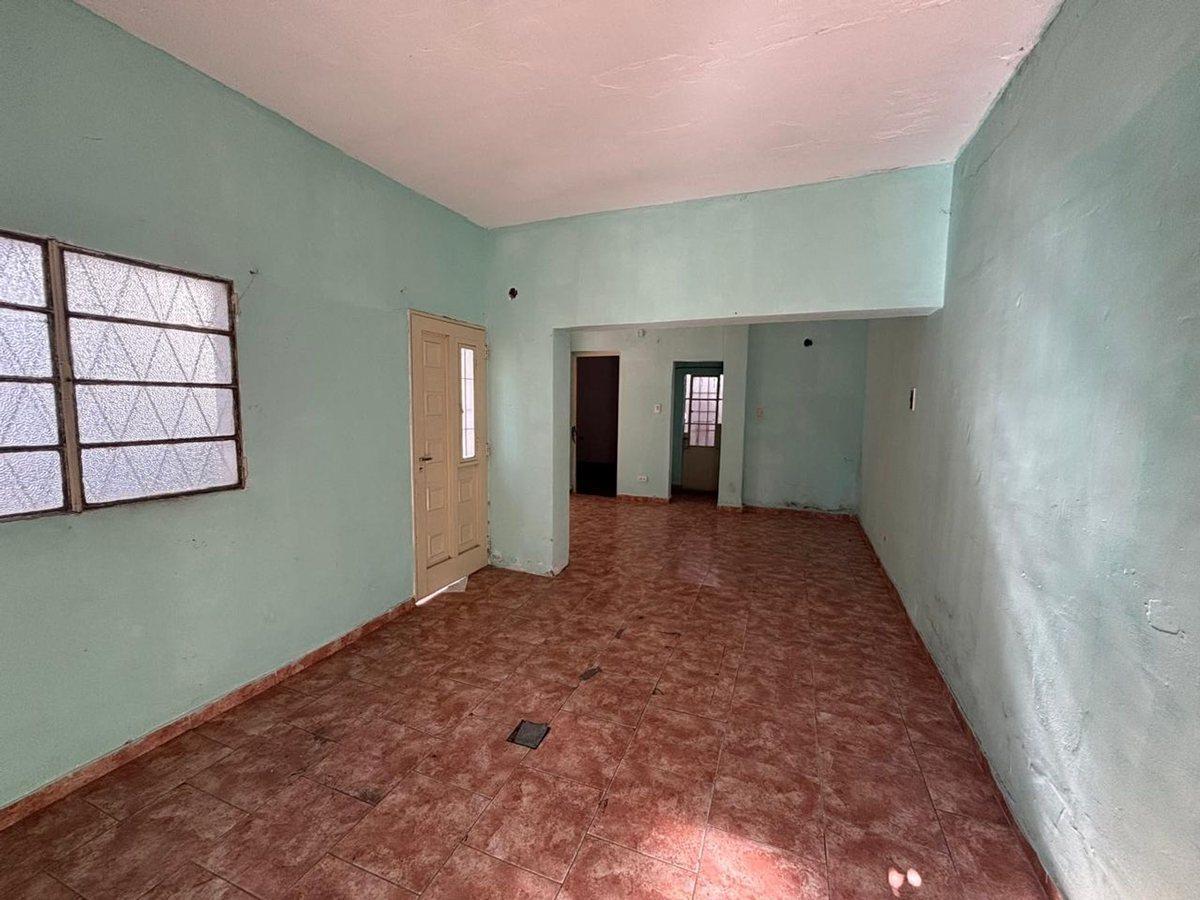 Foto de VENTA CASA DE PASILLO DOS DORMITORIOS Y PATIO, imagen 1