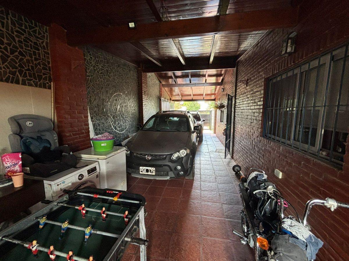 Foto de VENTA CASA 3 DORMITORIOS, PILETA LOS SOLARES FUNES, imagen 2