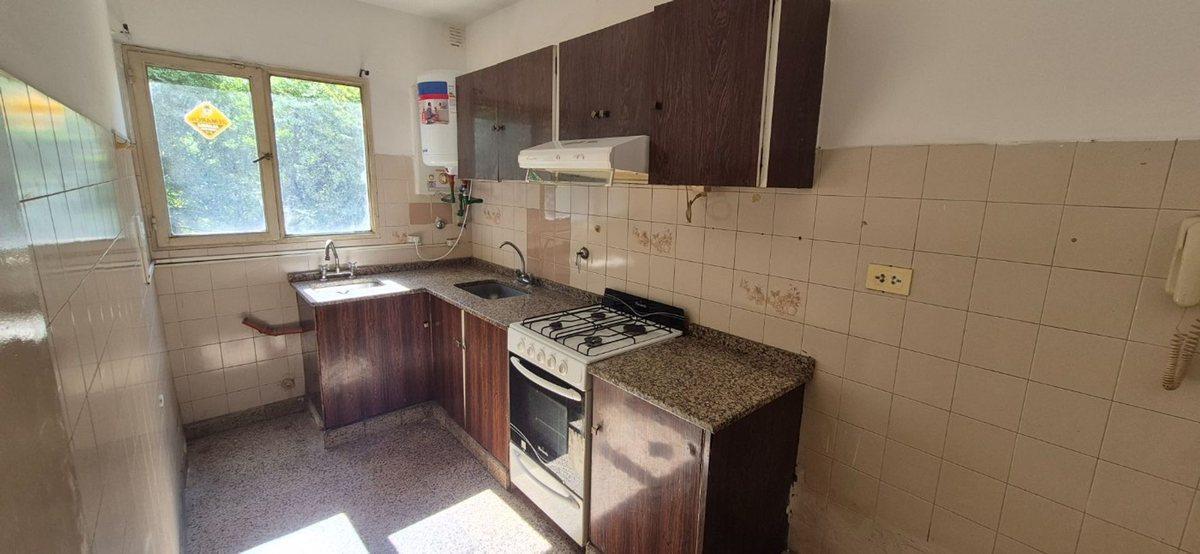 Foto de En Venta Dos Dormitorios c/Cochera Av Pellegrini, imagen 4