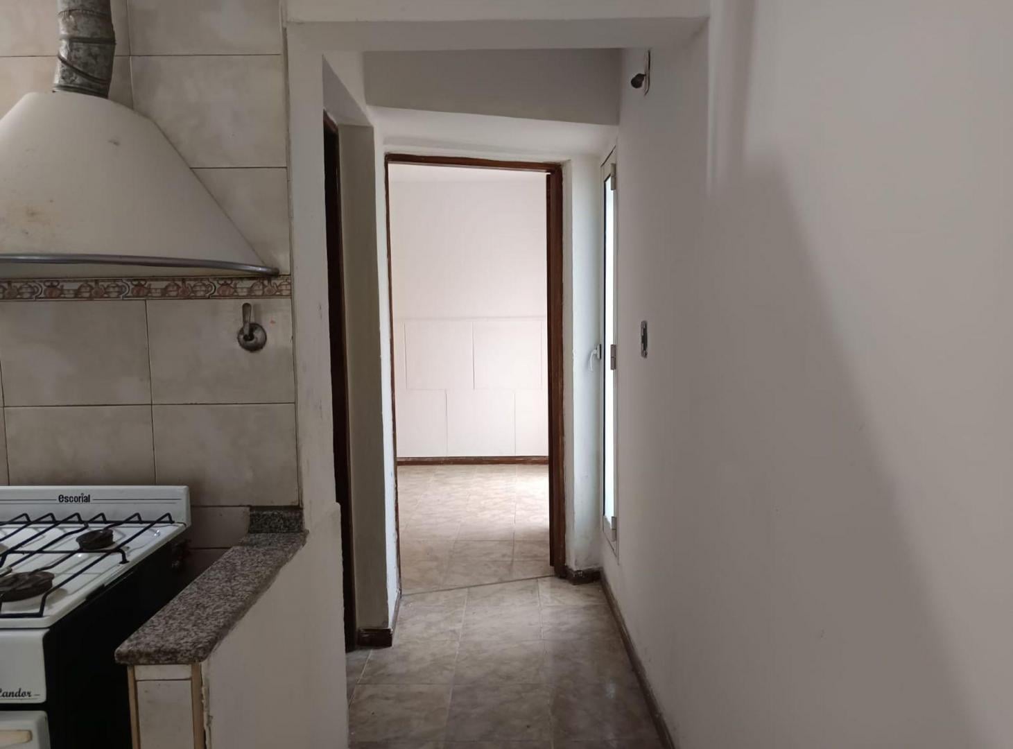 Foto de VENTA DEPTO.1 DORM. CON PATIO ECHESORTU A RECICLAR, imagen 3