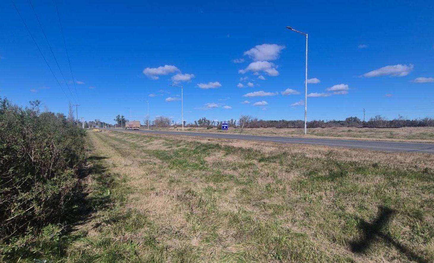 Foto de En Venta Terreno sobre Ruta Nacional 11. Oliveros, imagen 3