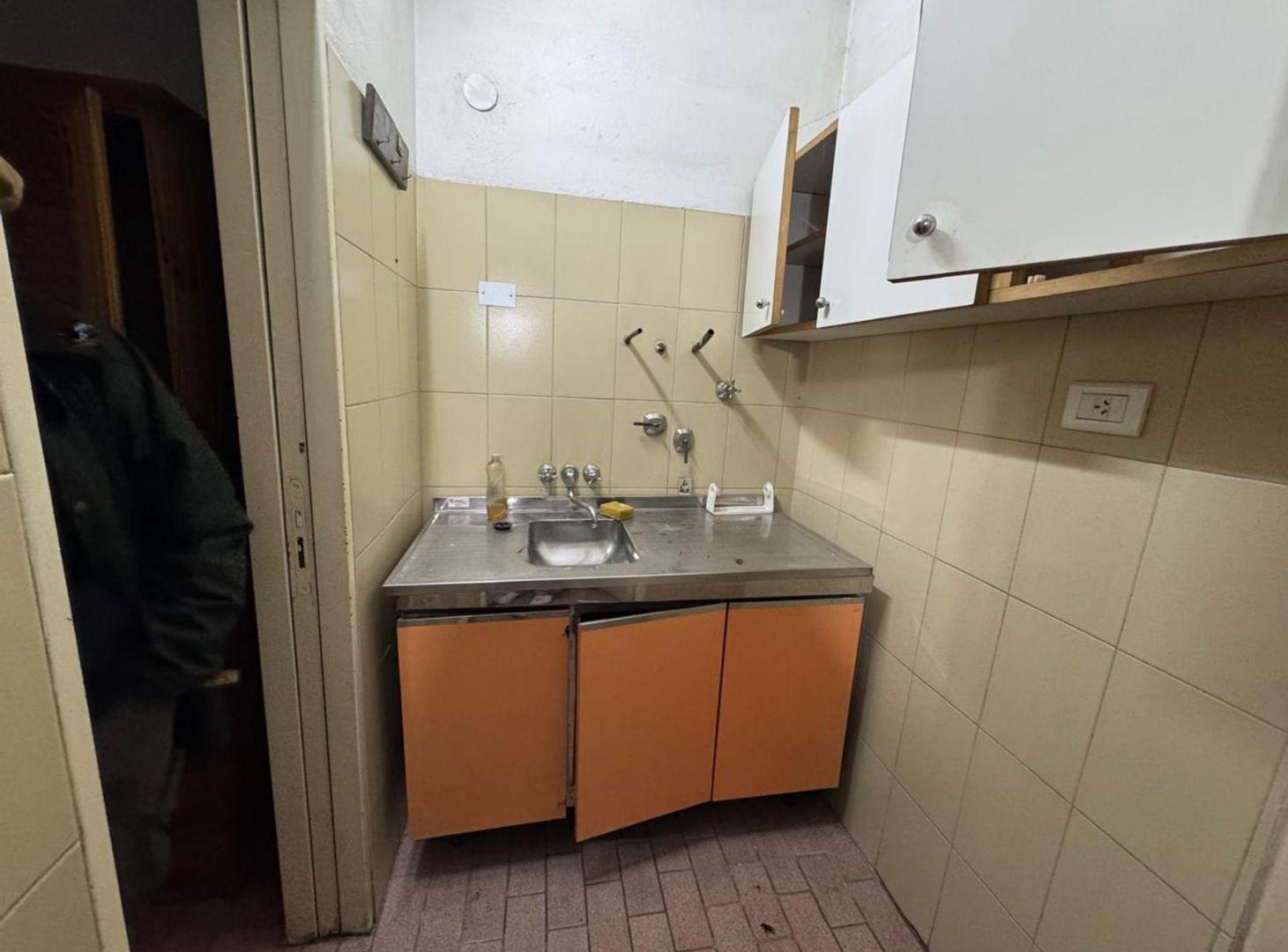 Foto de VENTA 2 LOCALES COMERCIALES- LOTEPB+6 MENDOZA 7200, imagen 4