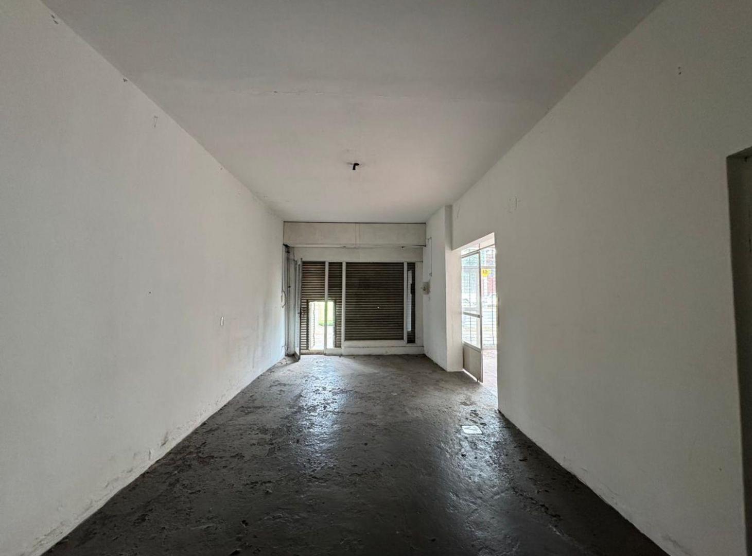 Foto de VENTA 2 LOCALES COMERCIALES- LOTEPB+6 MENDOZA 7200, imagen 2