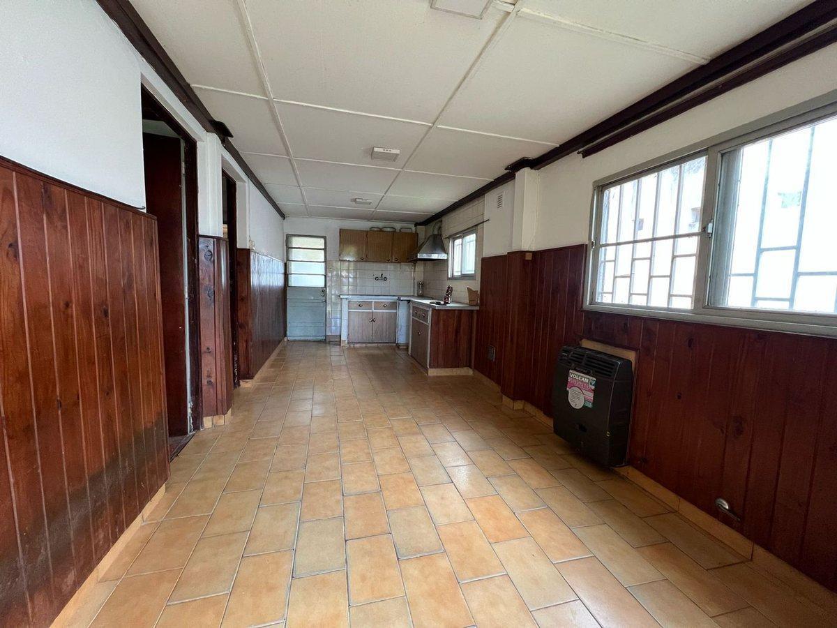 Foto de VENTA CASA 2 DORMITORIOS GRAN JARDIN VERDE PEREZ, imagen 2