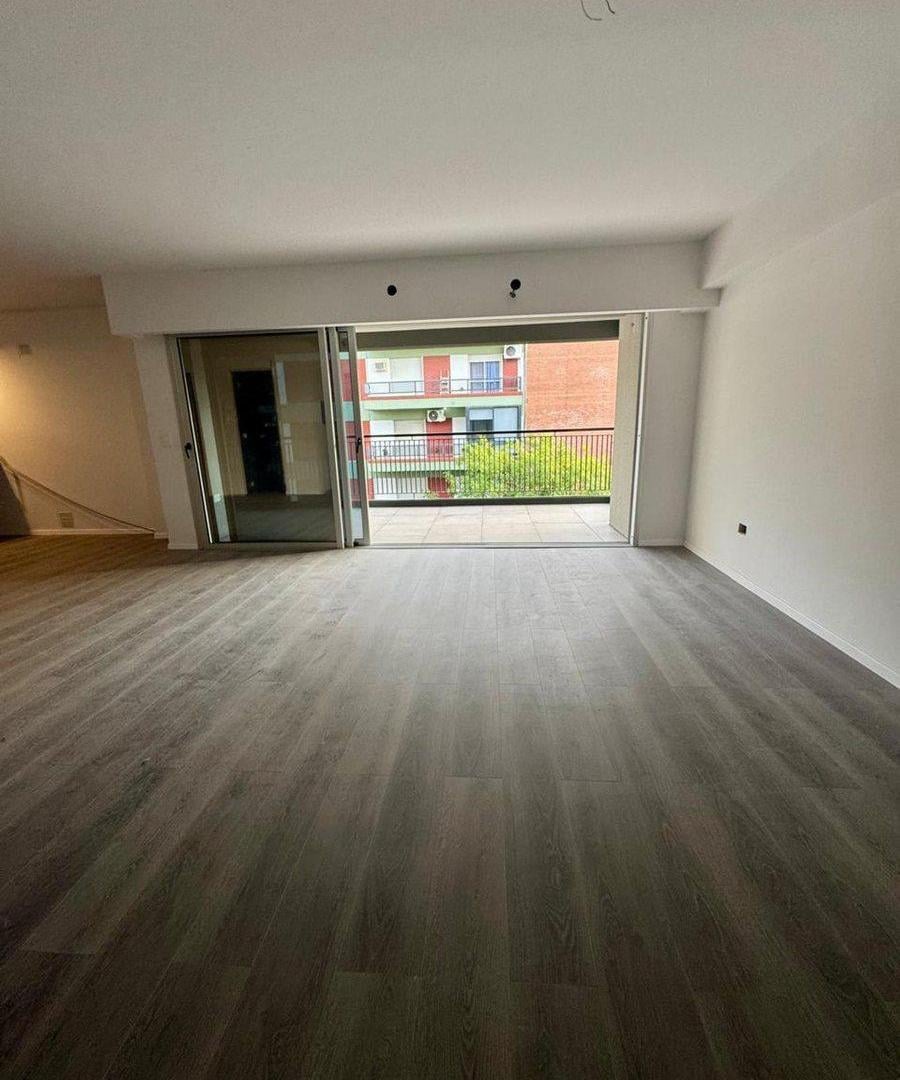 Foto de Alquiler 3 DORMITORIOS - PISO EXCLUSIVO- PICHINCHA, imagen 2