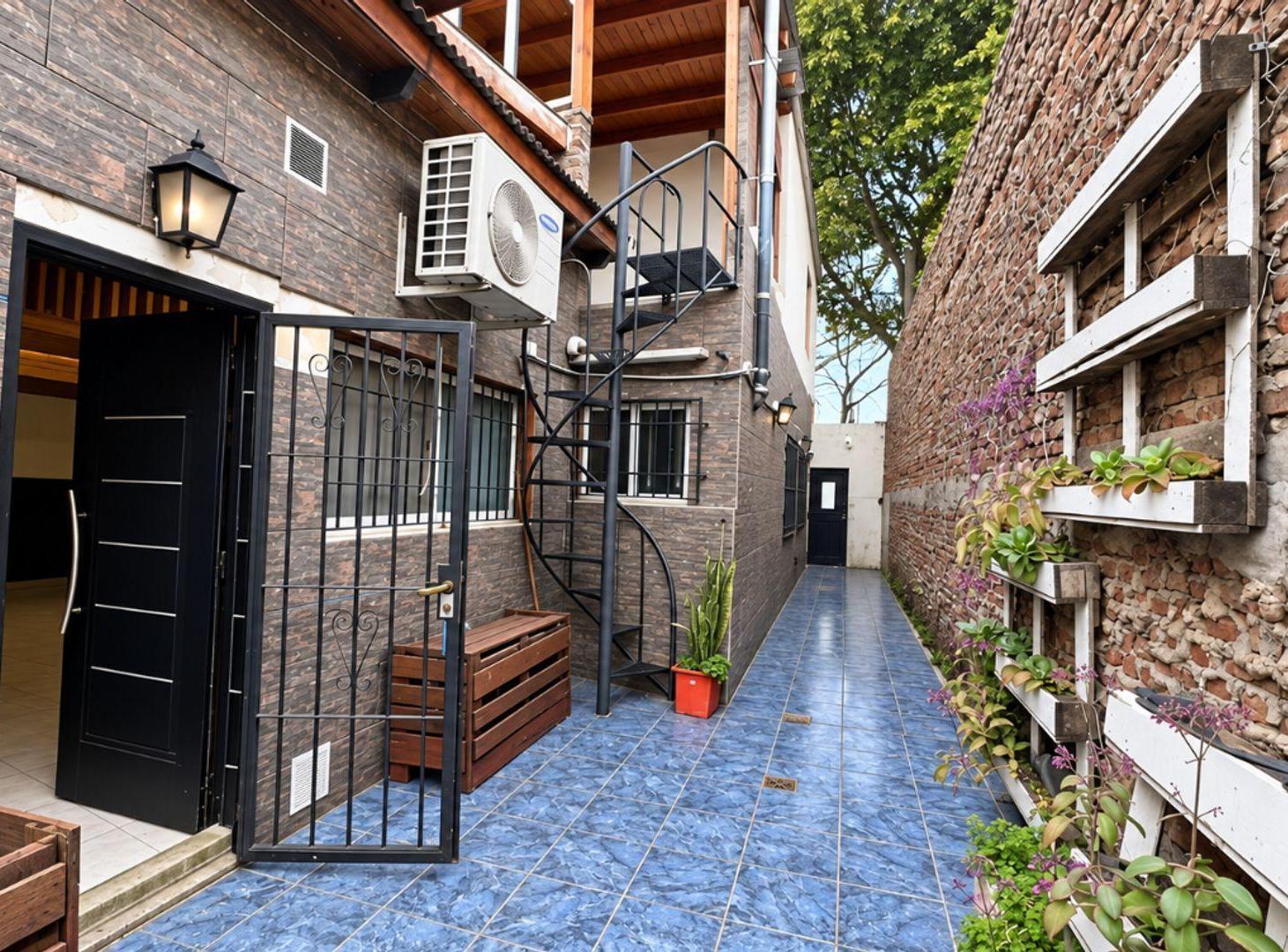 VENTA CASA 2/3 DORMITORIOS + LOFT EN PLANTA ALTA
