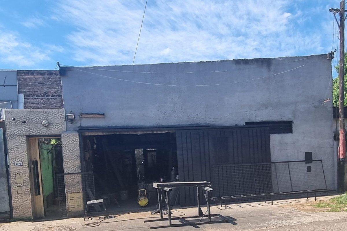 Foto de VENTA CASA 2 FAMILIAS + GALPON AL FRENTE, imagen 2