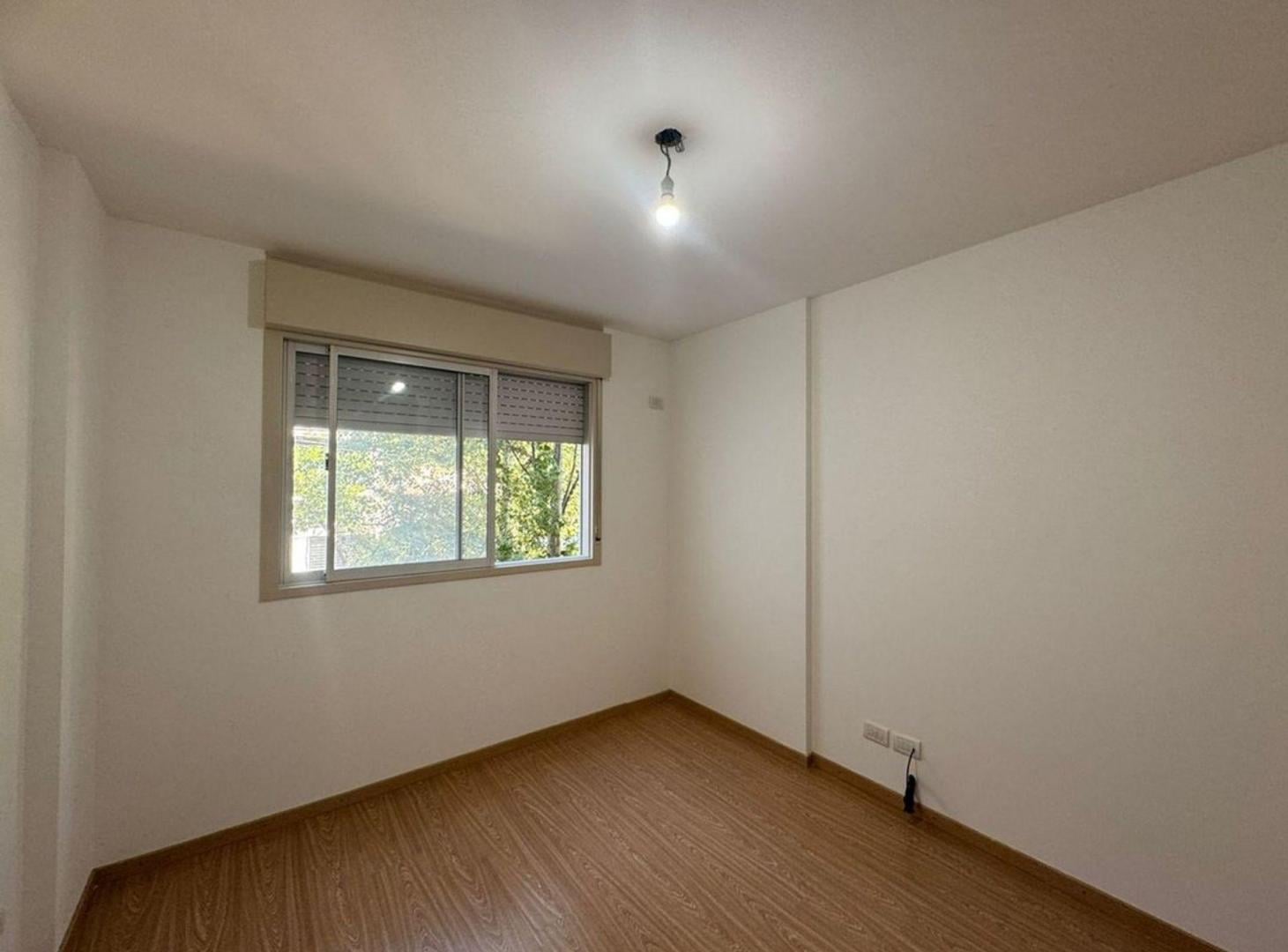 Foto de VENTA DEPARTAMENTO 2 DORMITORIOS BALCON AL FRENTE, imagen 3