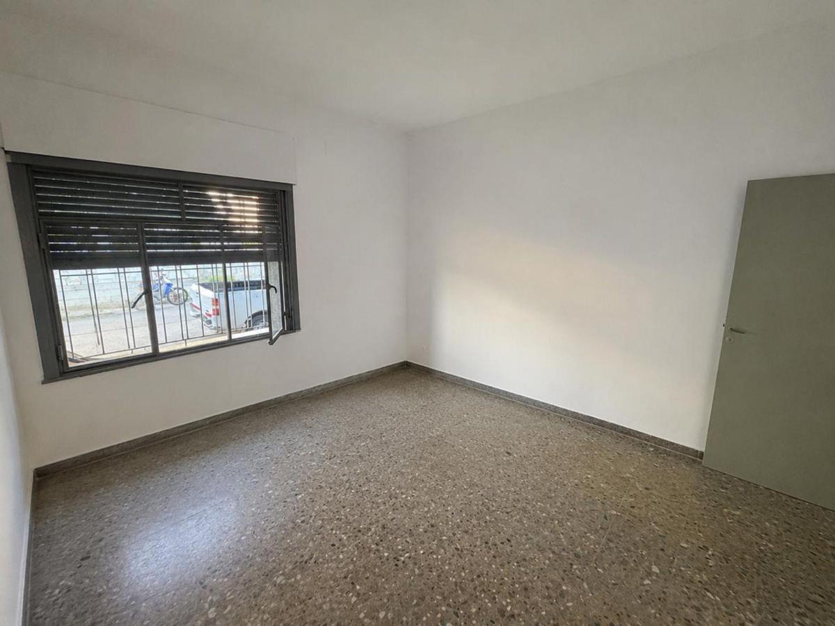 Foto de VENTA CASA (FRENTE) 2 DORMITORIOS, PATIO Y TERRAZA, imagen 1