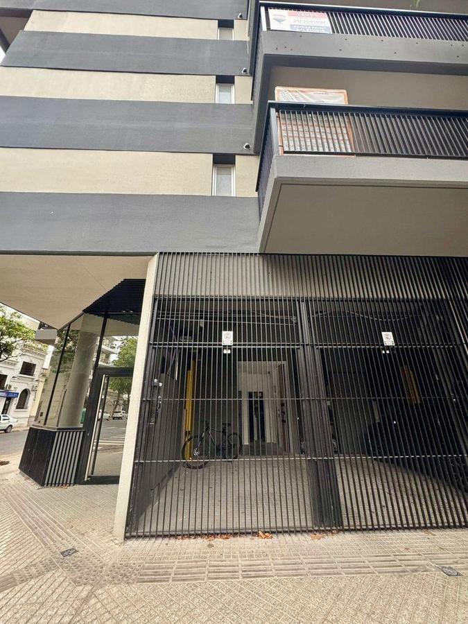 Foto de Alquiler 3 DORMITORIOS - PISO EXCLUSIVO- PICHINCHA, imagen 2