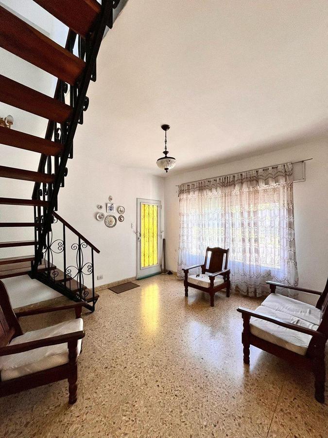 Foto de VENTA CASA 3 DORMITORIOS CON COCHERA Y PATIO, imagen 2