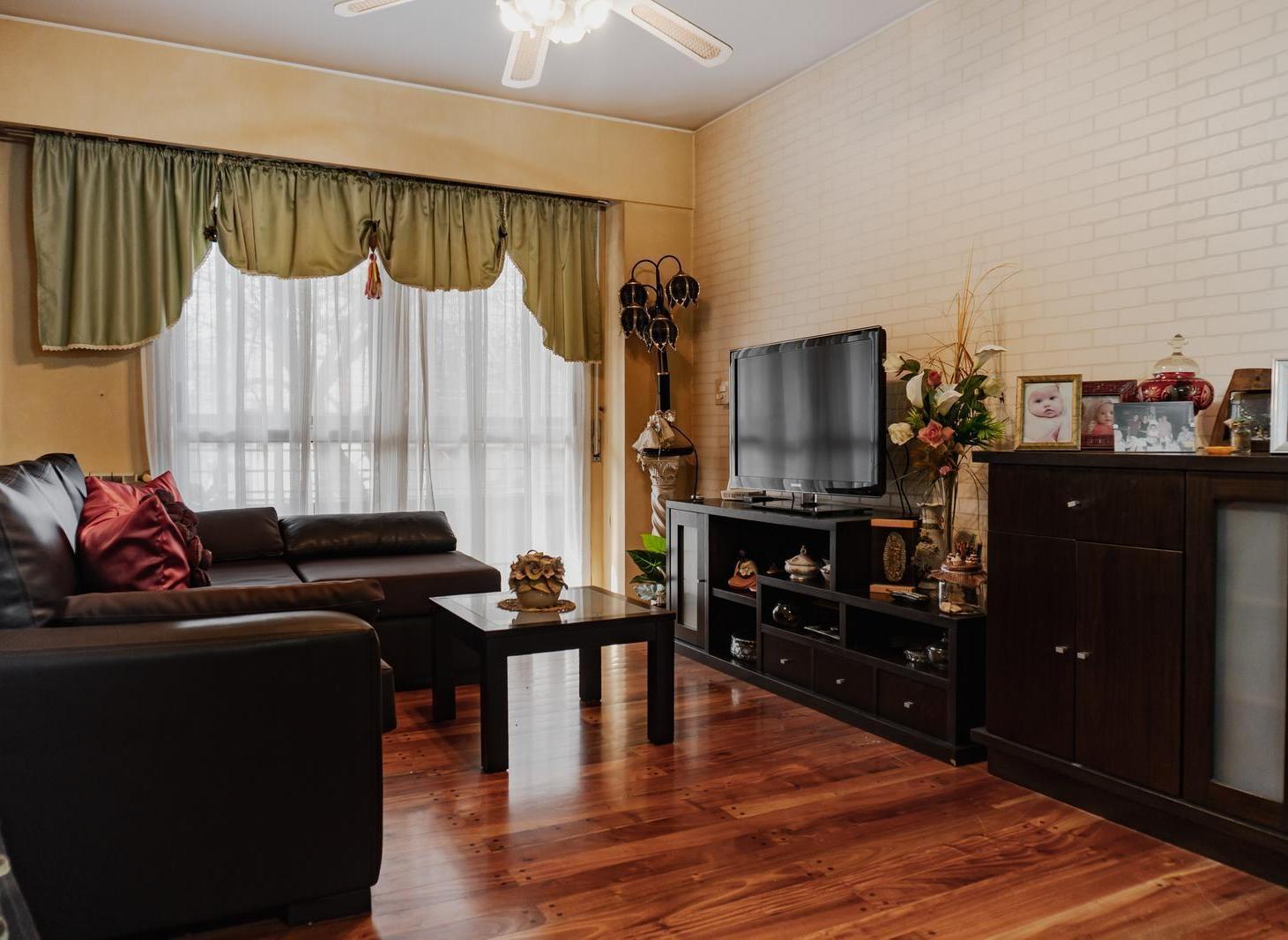 Foto de VENTA DEPARTAMENTO TRES DORMITORIOS CON COCHERA Y AMENITIES EN ABASTO, imagen 2