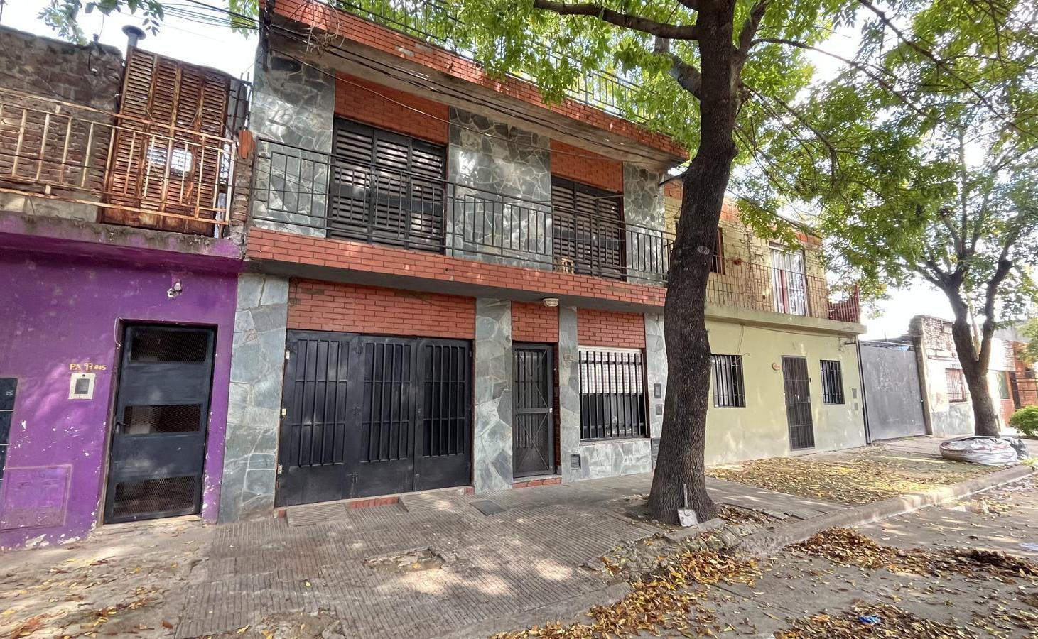 Foto de CASA 3 DORMITORIO / COCHERA, PATIOS Y PARRILLERO, imagen 1