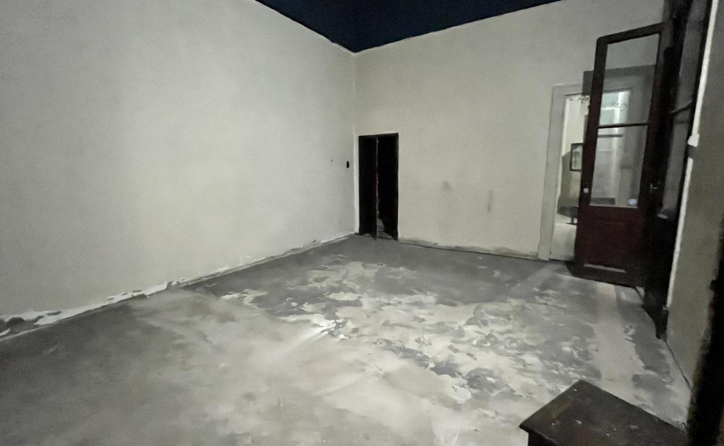 Foto de VENTA LOCAL/PH - BALCARCE Y CORDOBA - 183MT2, imagen 4