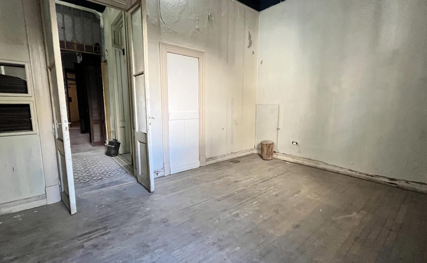 Foto de VENTA LOCAL/PH - BALCARCE Y CORDOBA - 183MT2, imagen 1