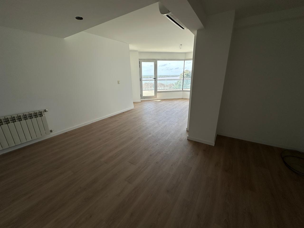 Foto de Venta departamento vista al rio despejada con cochera, imagen 5