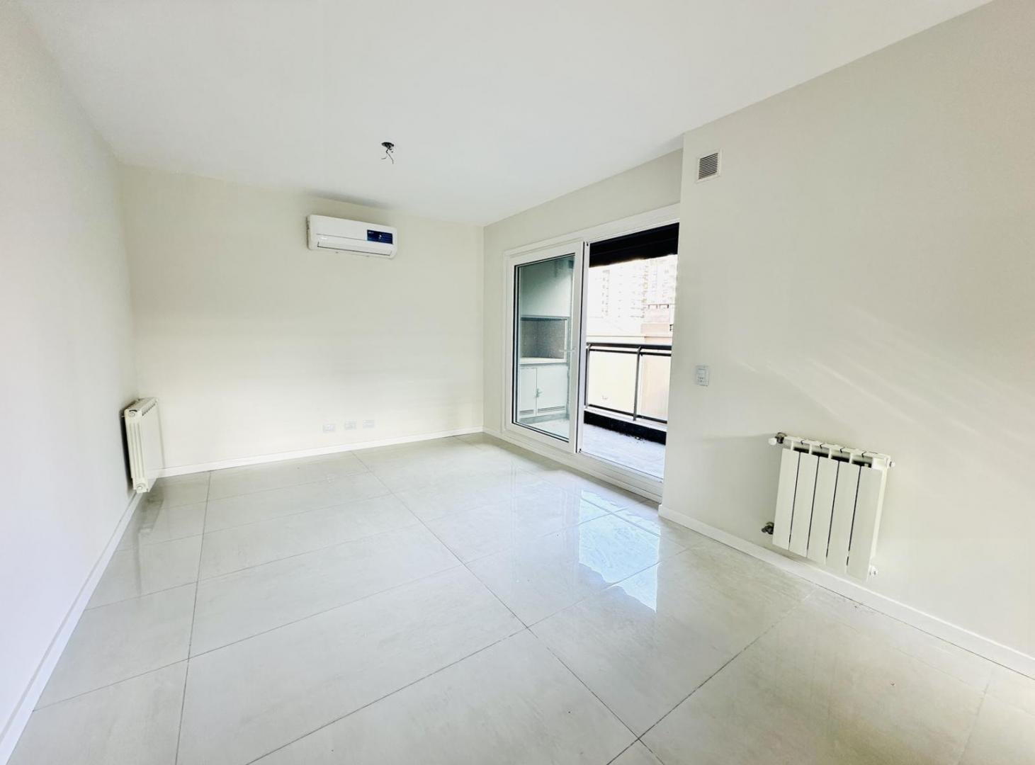 Foto de Departamento 2 Dormitorios con Cochera. Centro Rio, imagen 1