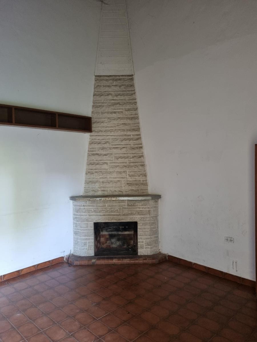Venta Lote 10x50 con Casa Regular Estado Cerca de 202 y Colectora Panameri 2