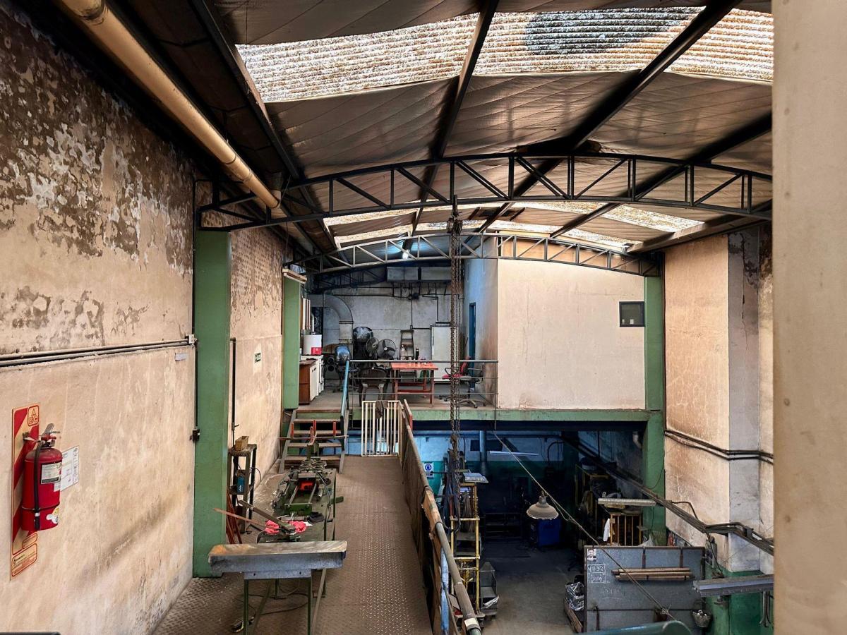 Venta Galpón con Gran Altura. 280 m². Nuevo Valor! 3