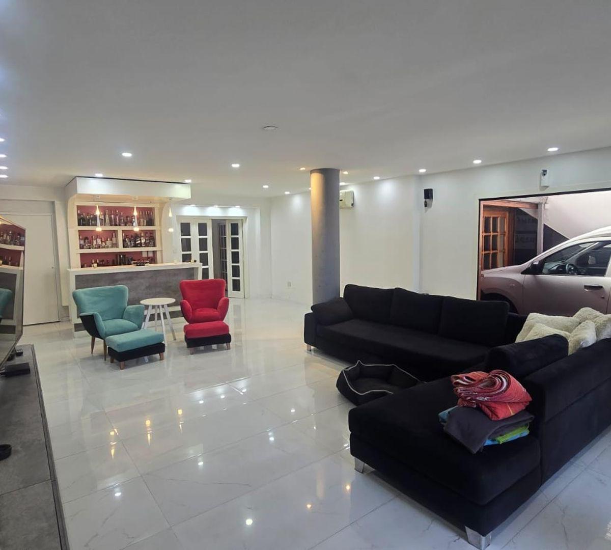 Excelente Casa 4 Amb, Jardin, Quincho, Coch, Lanús. 1